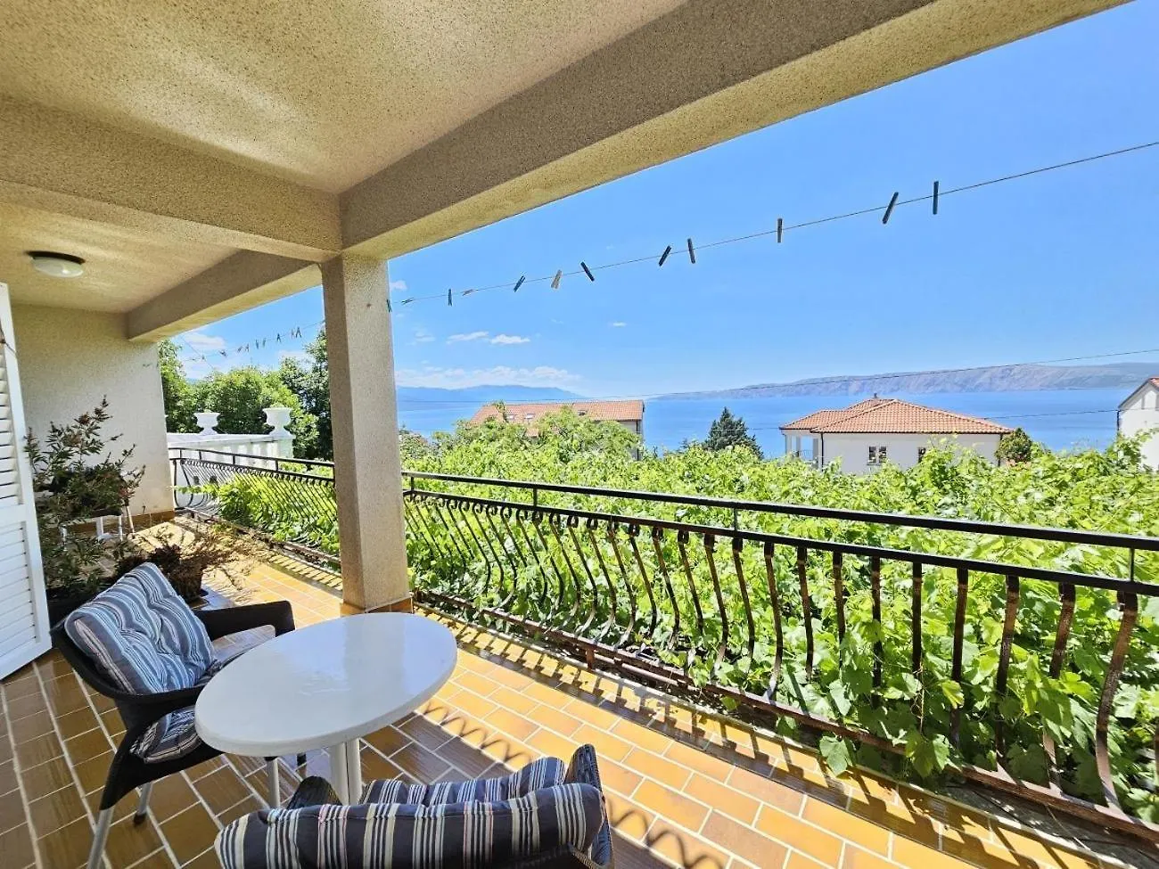 Leo Room 1 Nv - Room For 2 Persons With Bathroom And Balcony Novi Vinodolski Croatia