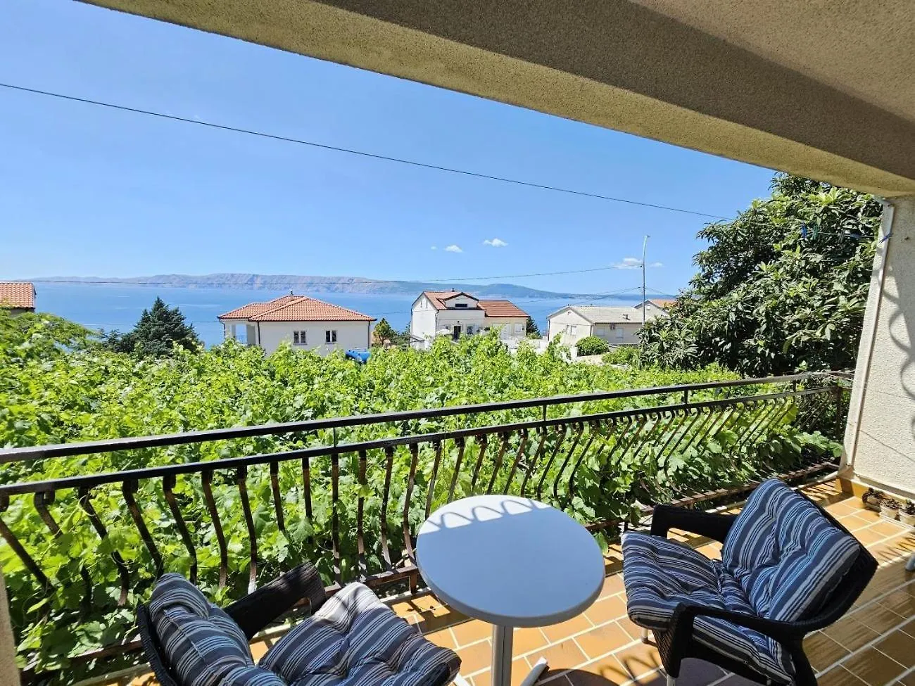Leo Room 1 Nv - Room For 2 Persons With Bathroom And Balcony Novi Vinodolski